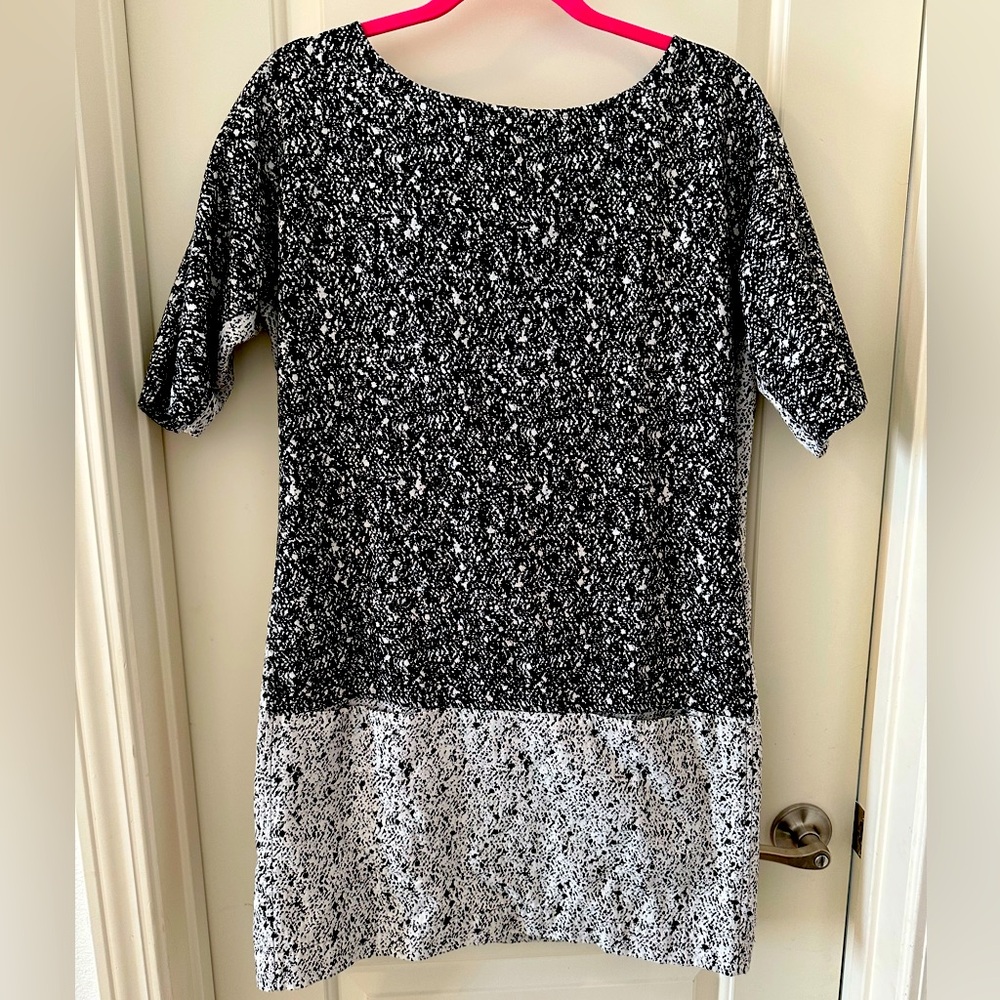 Versatile black and white dress with pockets